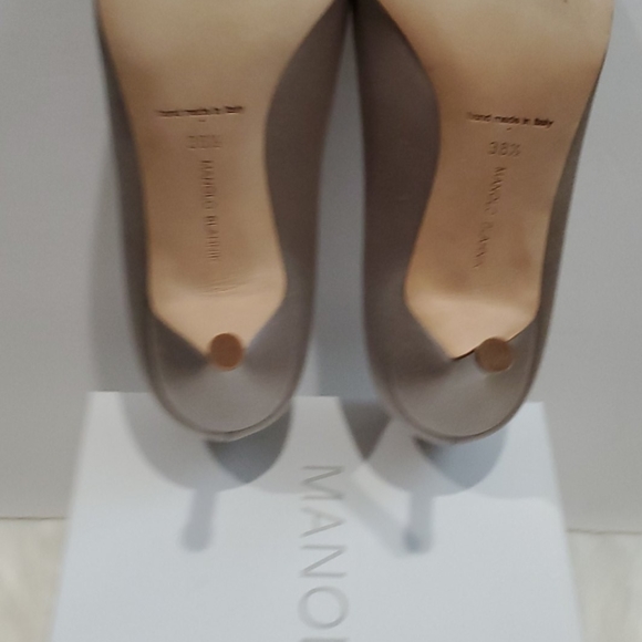 Manolo Blahnik Hangisi Heels - Picture 5 of 7